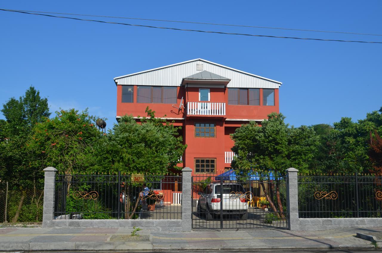 קובולטי Hotel Near The Sea מראה חיצוני תמונה
