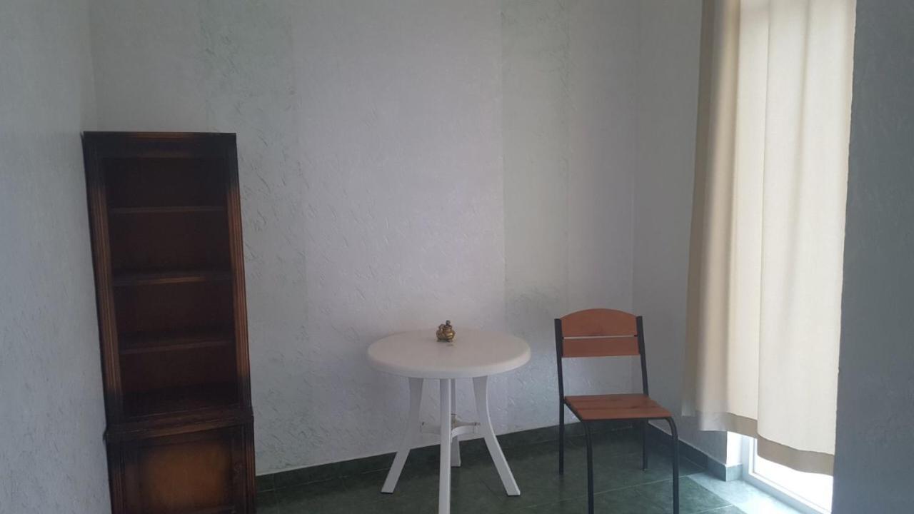 קובולטי Hotel Near The Sea מראה חיצוני תמונה